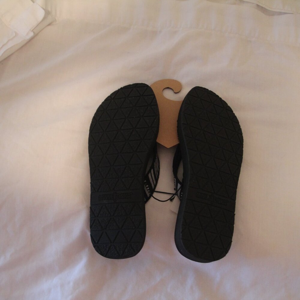 Minnetonka Sandals black & white. Size 7. New with tags. - Picture 5 of 7